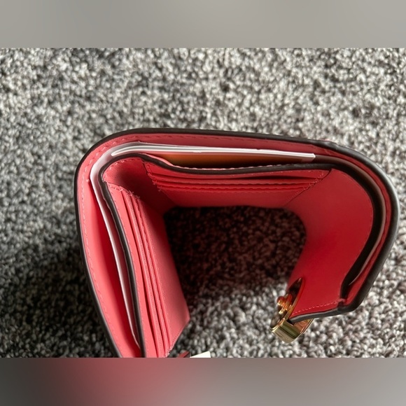 New Michael Kors pink wallet - Picture 4 of 6